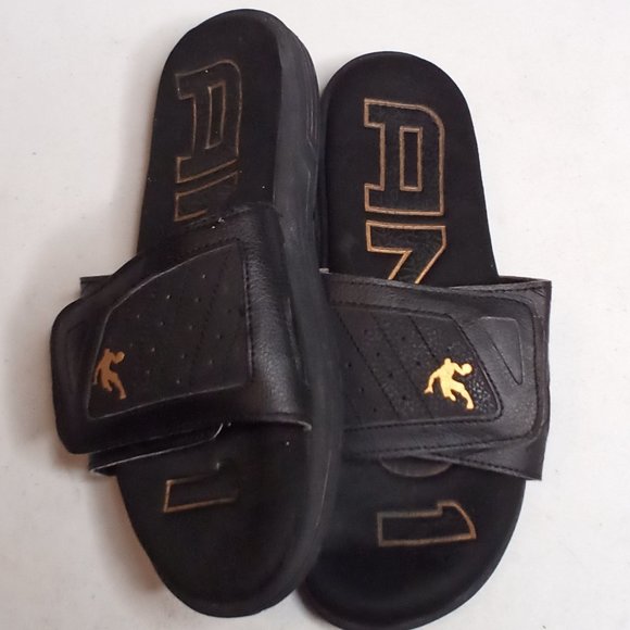 And One slides unisex black and gold velcro size 10 1/2\